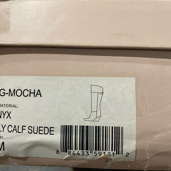 Brand: BCBGeneration Model: BG-Mocha Color: Onyx Oily calf suede Size: 9 - Picture 10 of 10